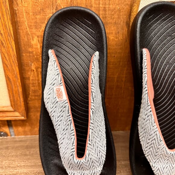 Hey Dude Meg Pearl Grey Women's Thong Flip Flop Sandals Size 11 EUC Summer Comfy - Picture 3 of 9